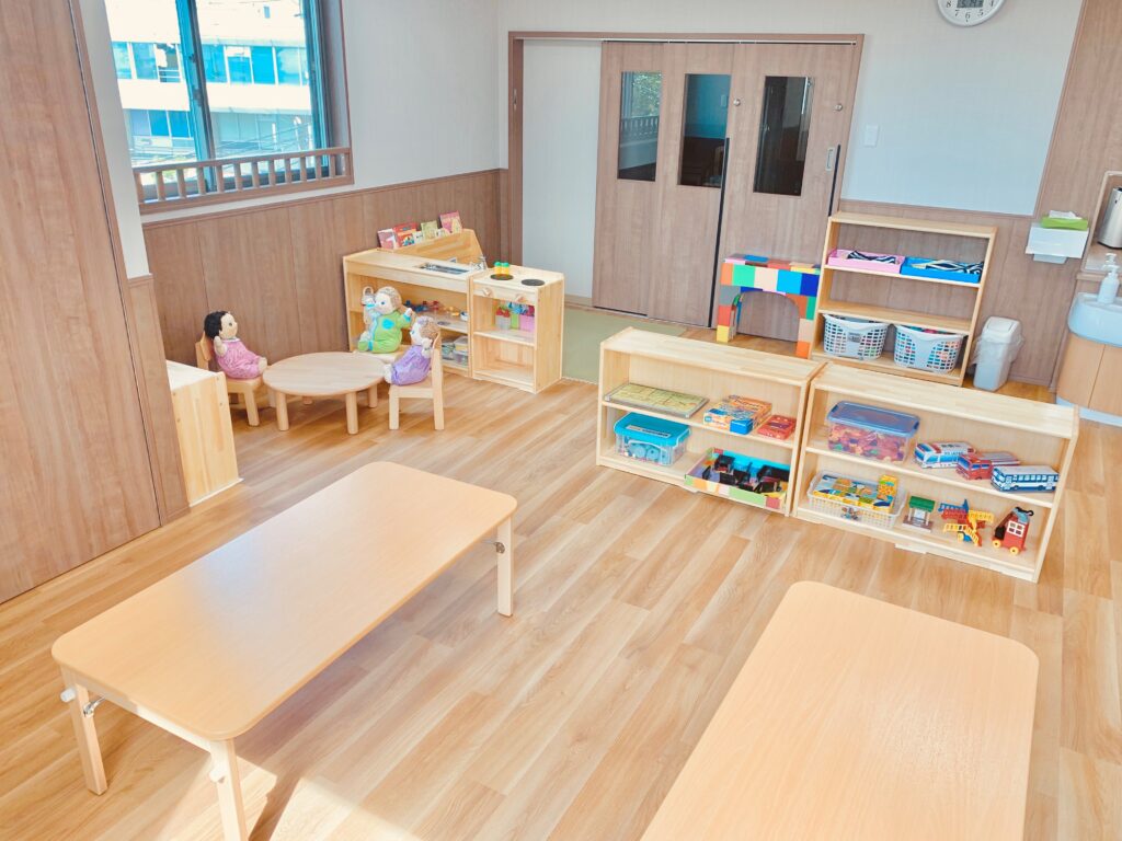 画像に alt 属性が指定されていません。ファイル名: 3歳児保育室②-1024x768.jpg
