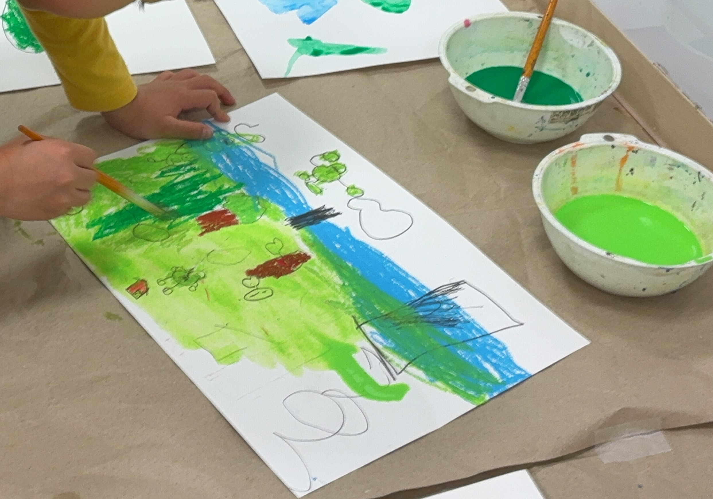 絵本の世界をかきました。