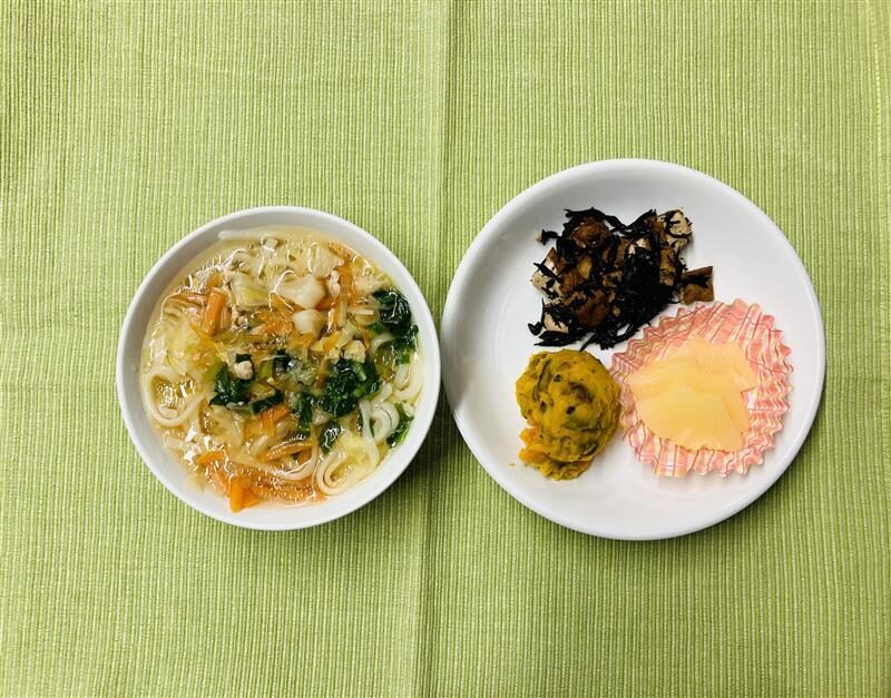 ⁂4月のお誕生日会給食