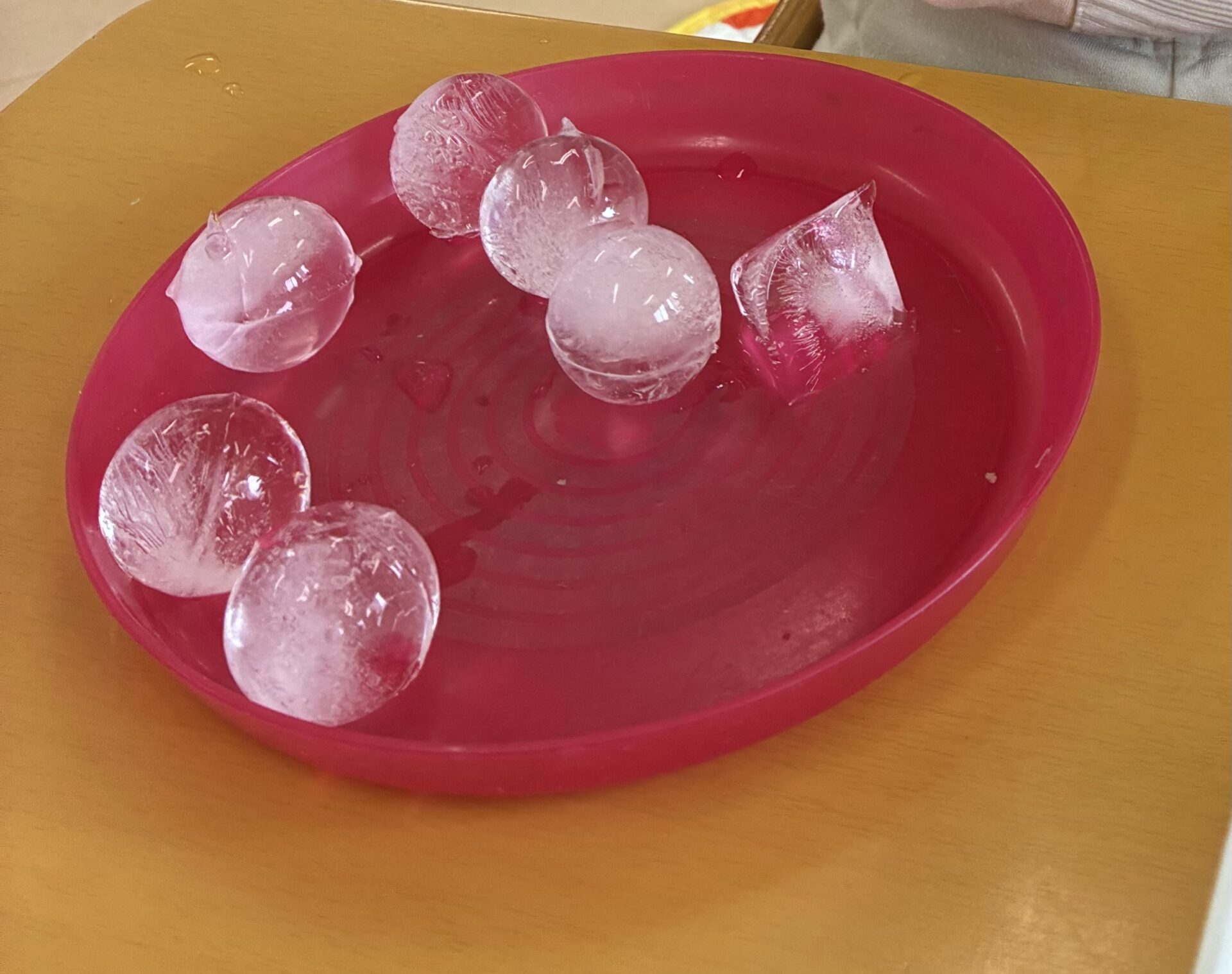 冷たいな！！氷あそび☆