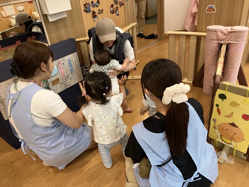子育てサロンが開催されました☆