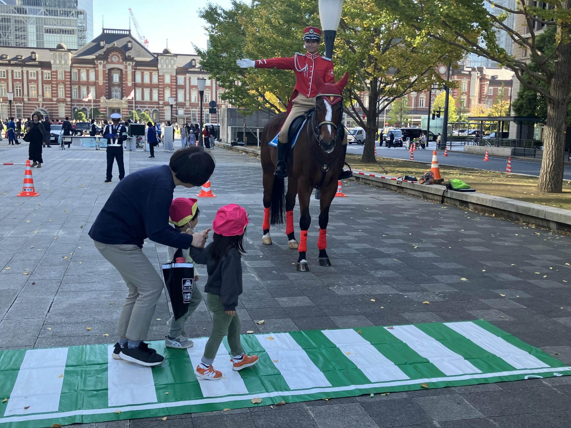 交通安全教室　～＠東京駅前　行幸通り～