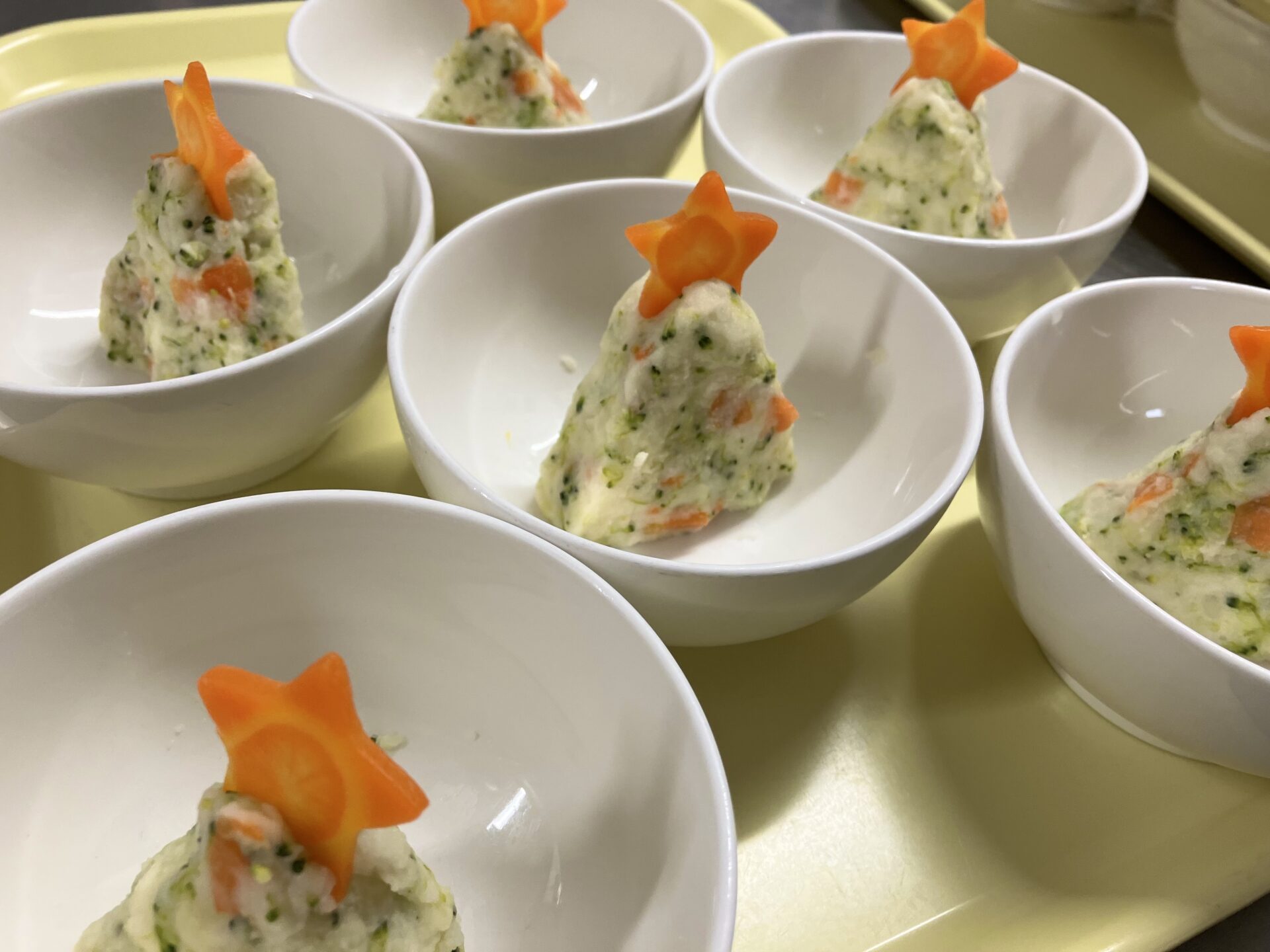 ⁂クリスマスメニューを楽しもう☆　～うさぎ組・幼児クラス食育活動～