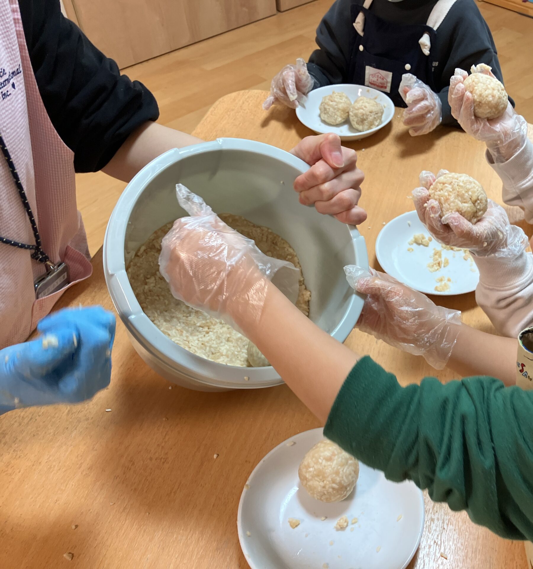 ⁂12月の食育活動～みそ作り