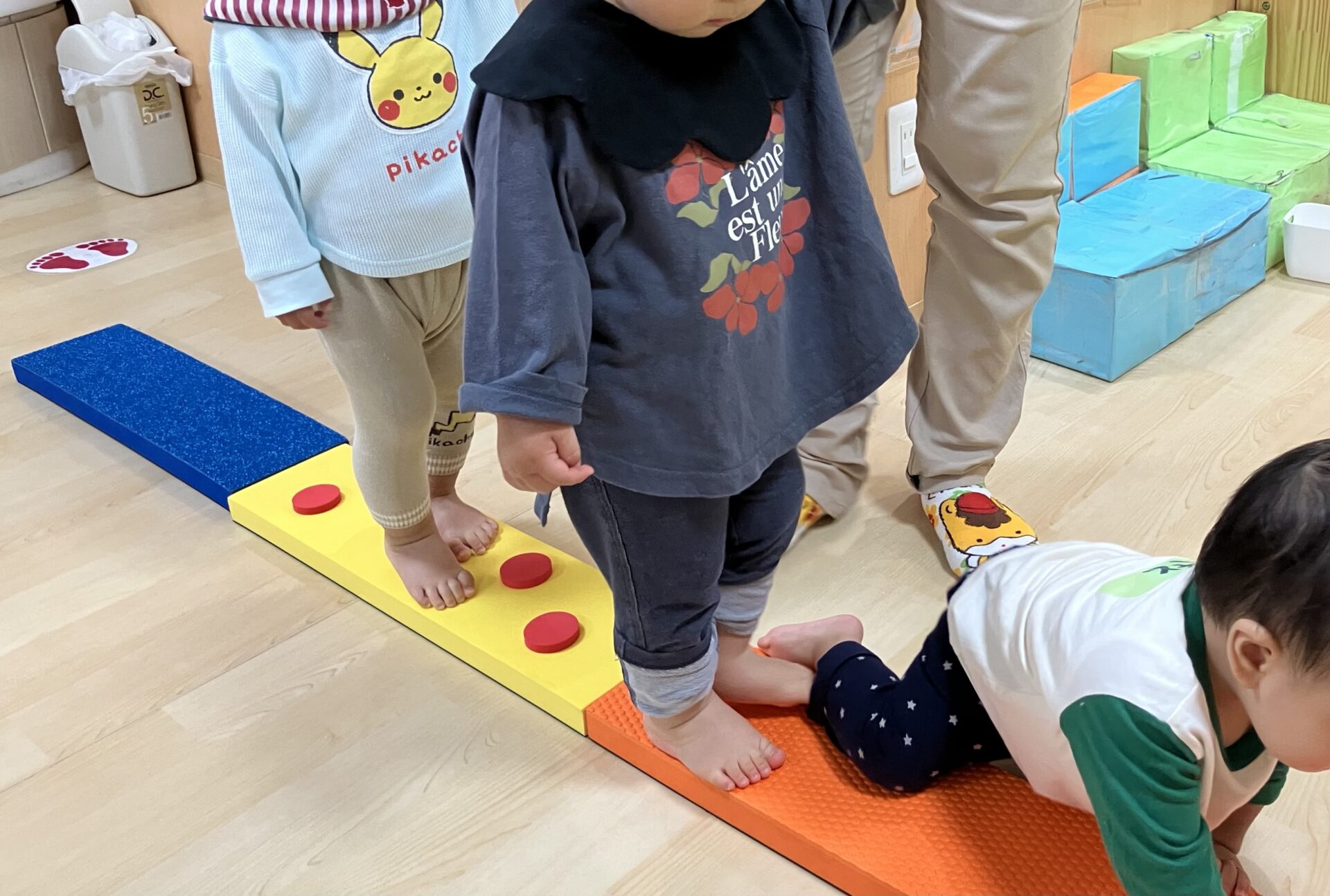 運動遊び・感触遊び～体全体で感じ、夢中になって遊ぶ子どもたち～